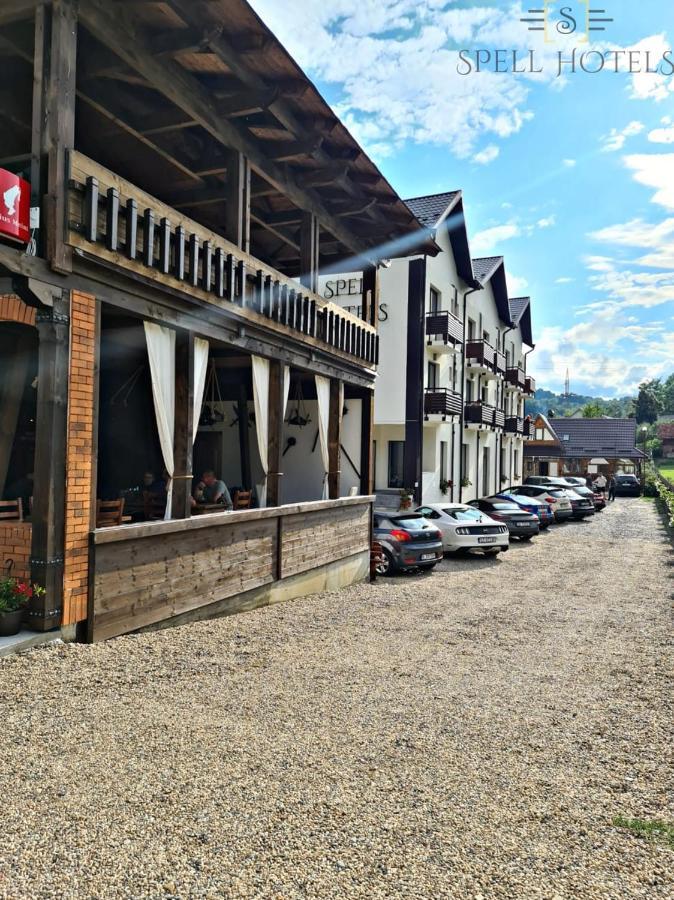 Spell Hotels Capatineni-Paminteni Exterior photo